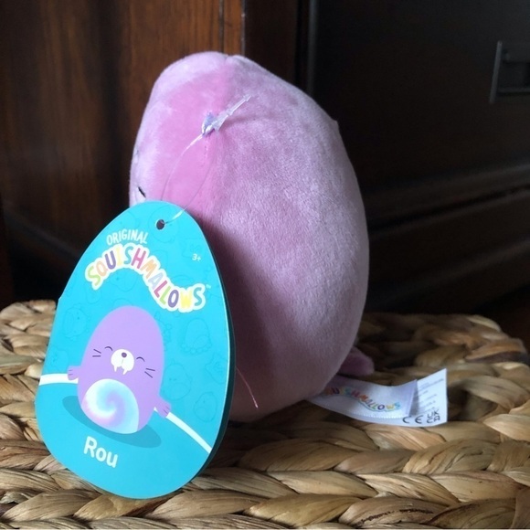 Squishmallows Rou the Walrus in size 5” - Picture 4 of 6